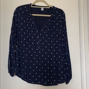 Old Navy polka dot shirt. Size Medium